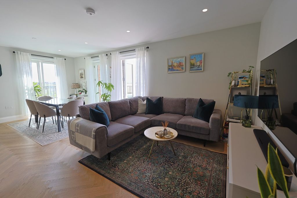 Property photo 1 of 13 4158242