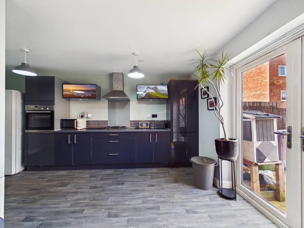 Property photo 3 of 13 Kitchen