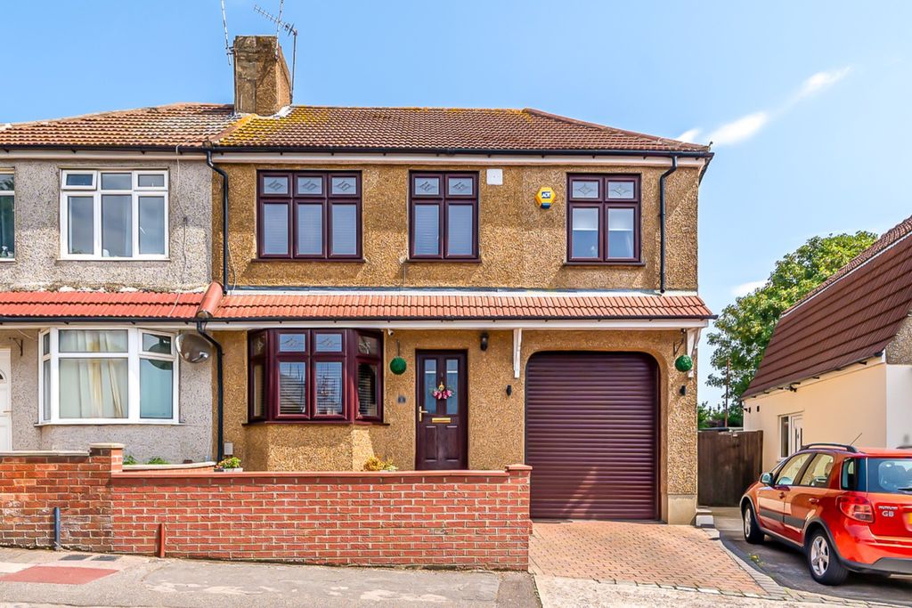 Property photo 1 of 22 4302952