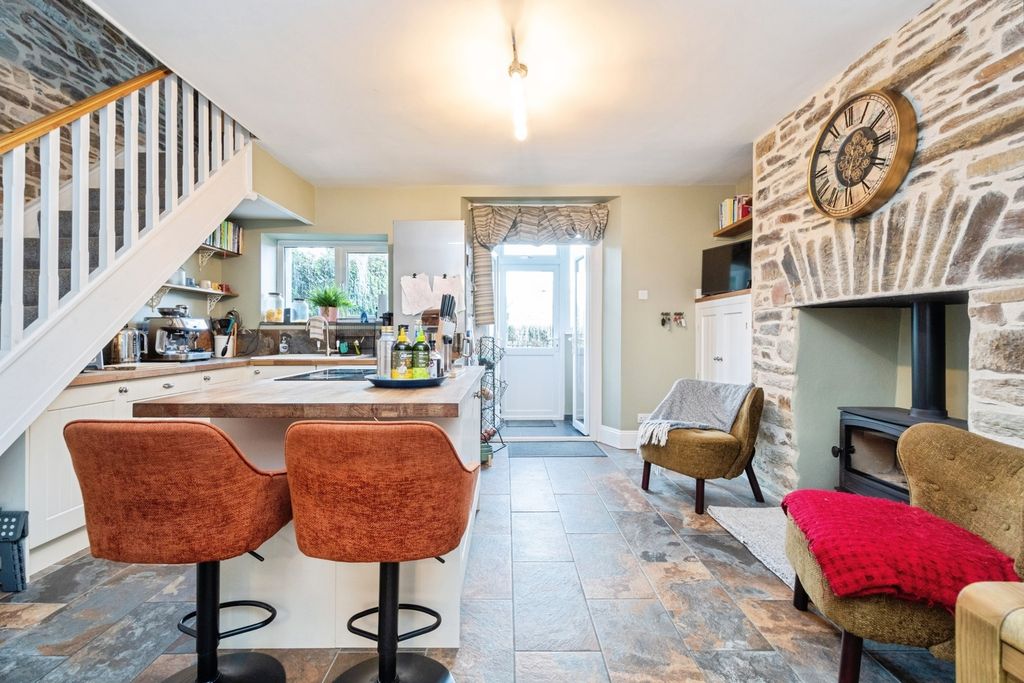 Property photo 2 of 19 Pbox-Img.Jpg