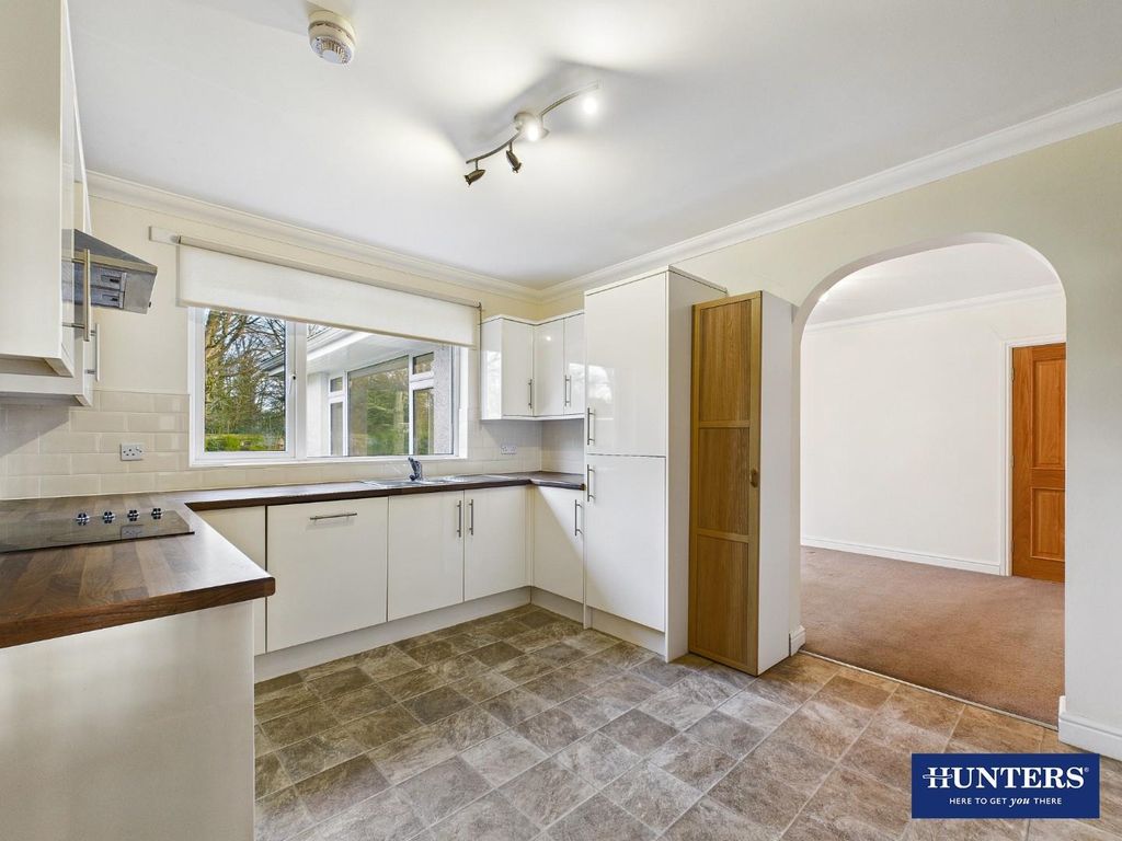 Property photo 3 of 29 Kitchen