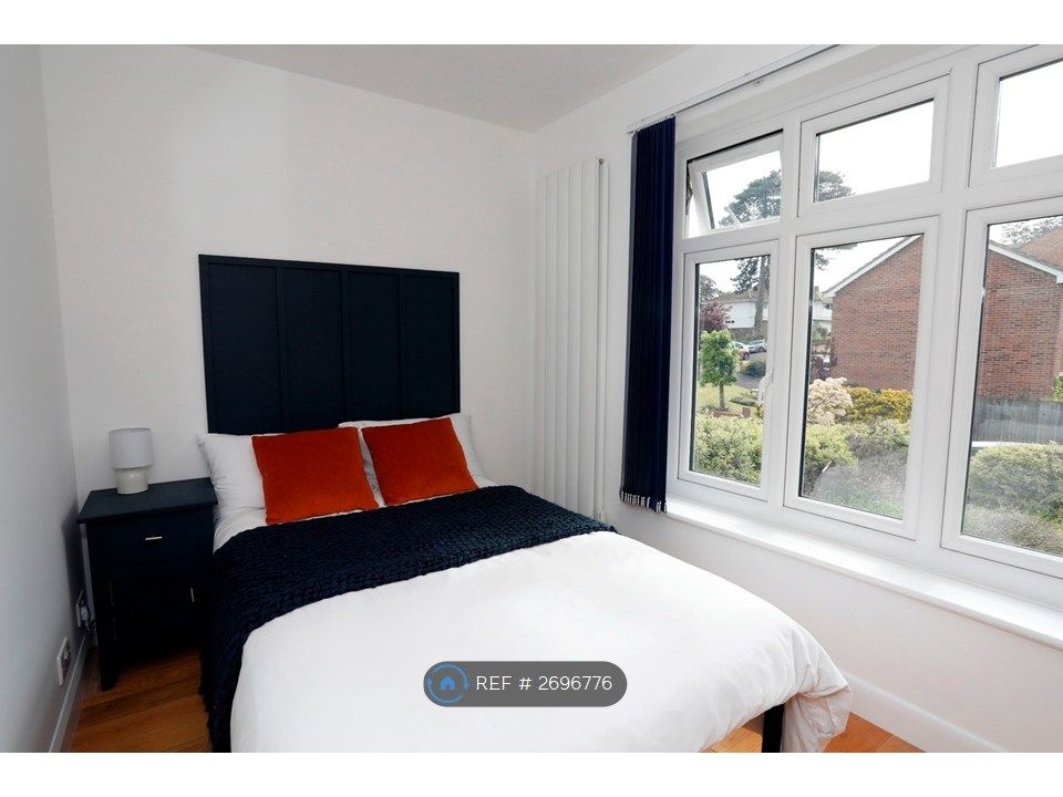 Property photo 1 of 7 Bedroom