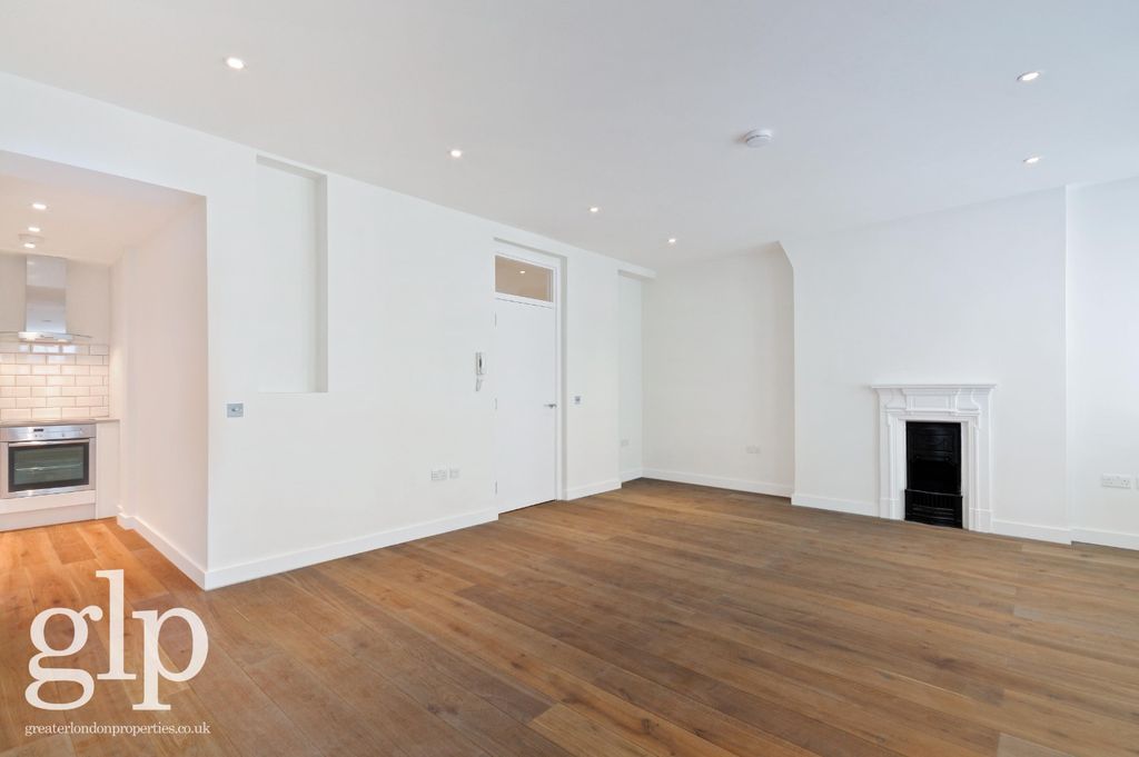 Property photo 3 of 14 973805
