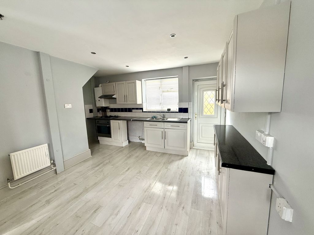 Property photo 3 of 6 Img_3660