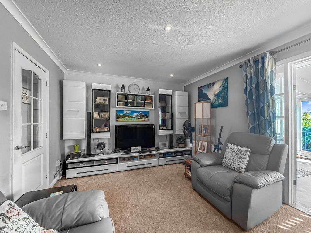 Property photo 3 of 24