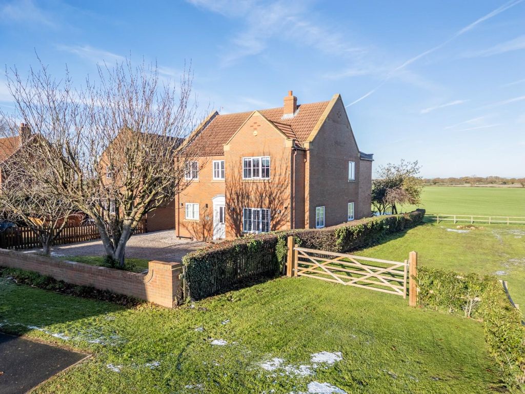 Property photo 1 of 24 External