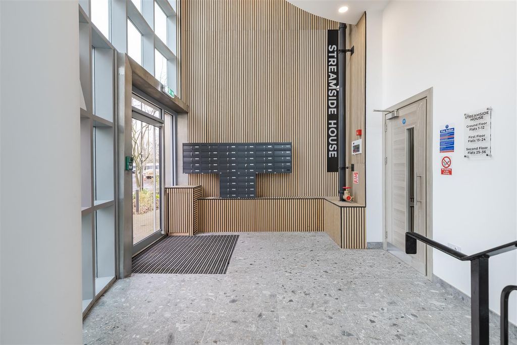 Property photo 2 of 9