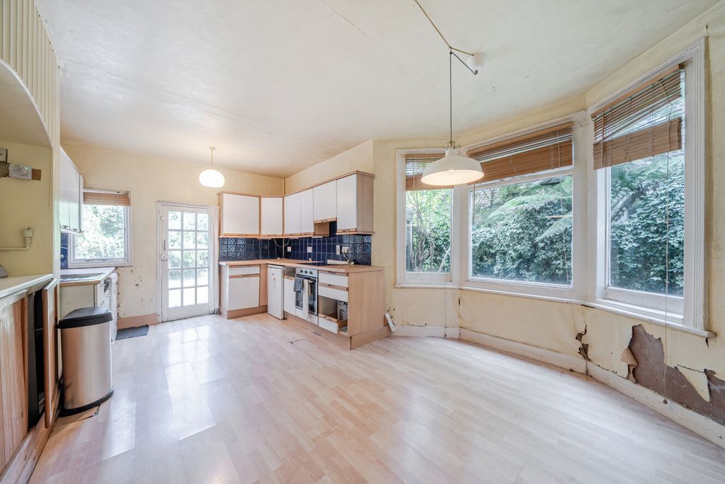 Property photo 3 of 20 1487259-18-6A47B6...