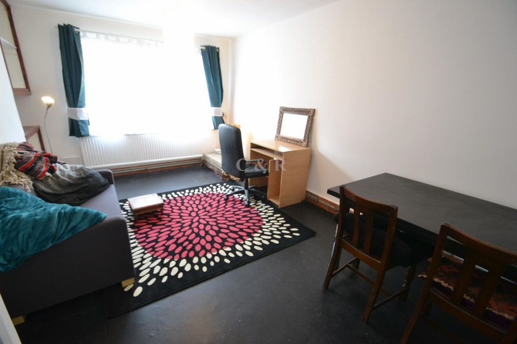 Property photo 3 of 8 Photograph 3