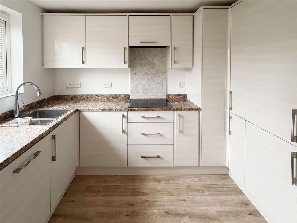 Property photo 2 of 16 Image00026.Jpg