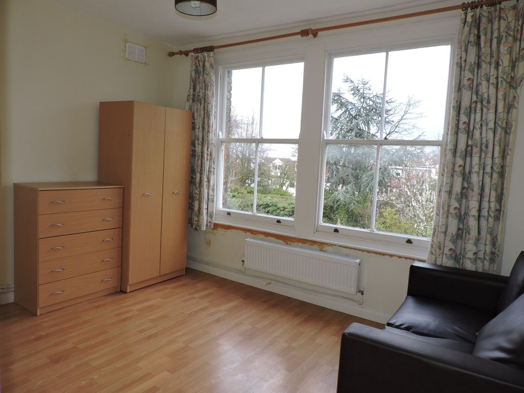 Property photo 3 of 6