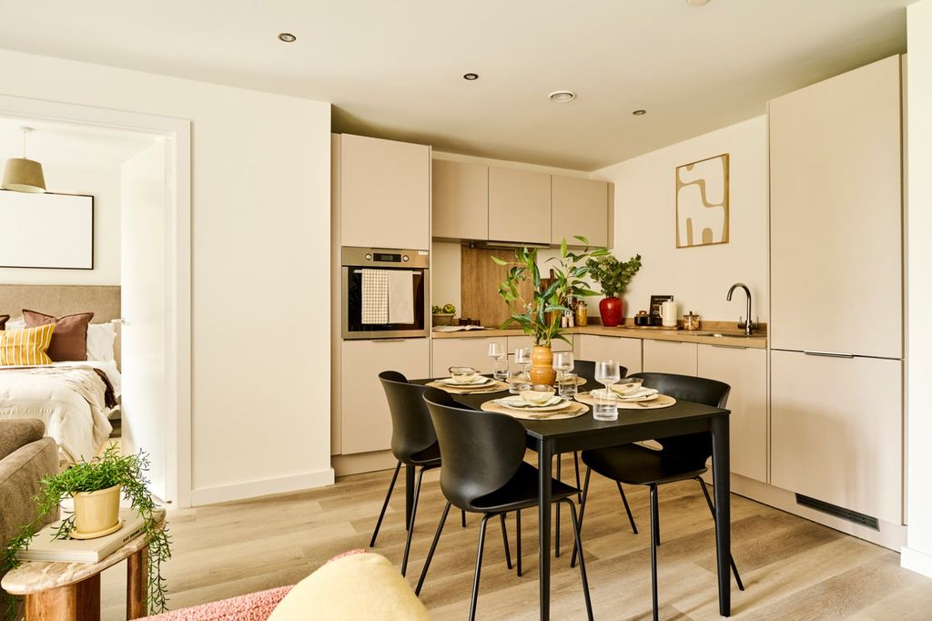 Property photo 2 of 11 Kitchen Dining