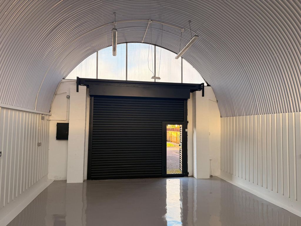 Property photo 2 of 3 An Empty Arch With White Lining