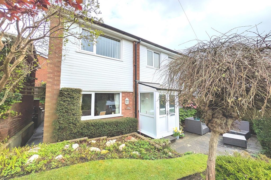 Property photo 1 of 17 External