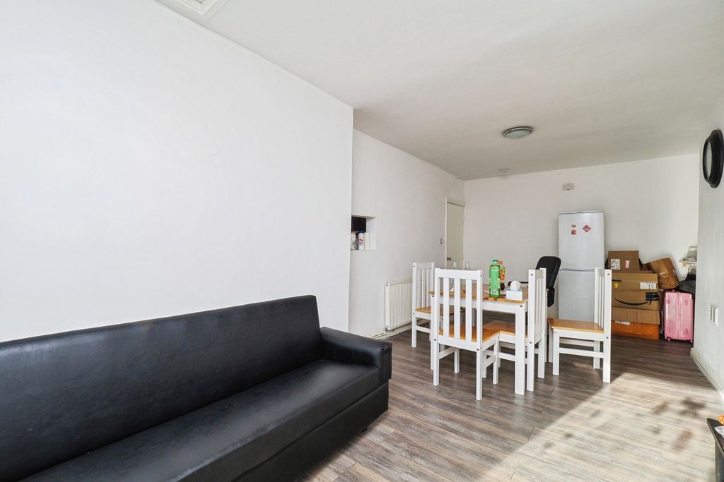 Property photo 2 of 26 Pbox-Img.Jpg