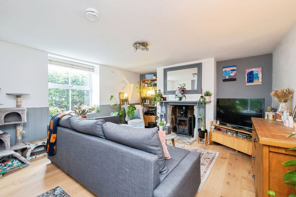 Property photo 2 of 19 Pbox-Img.Jpg