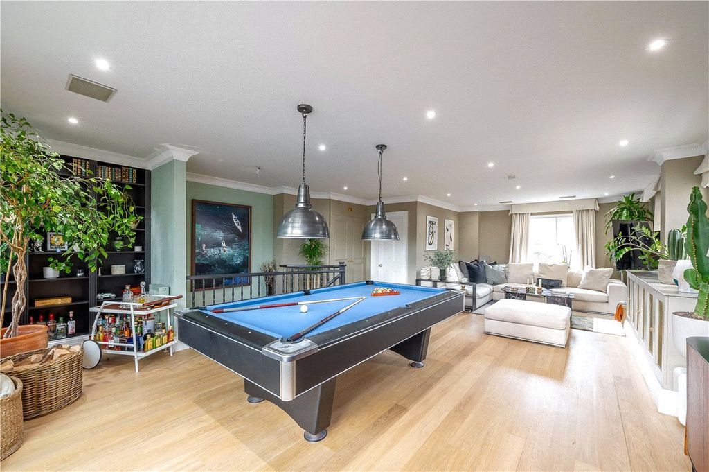 Property photo 2 of 21 Picture No. 15