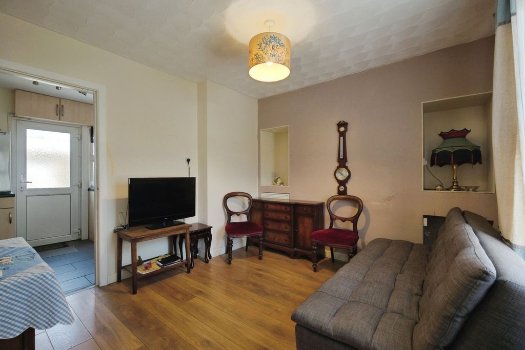 Property photo 2 of 13 Pbox-Img.Jpg
