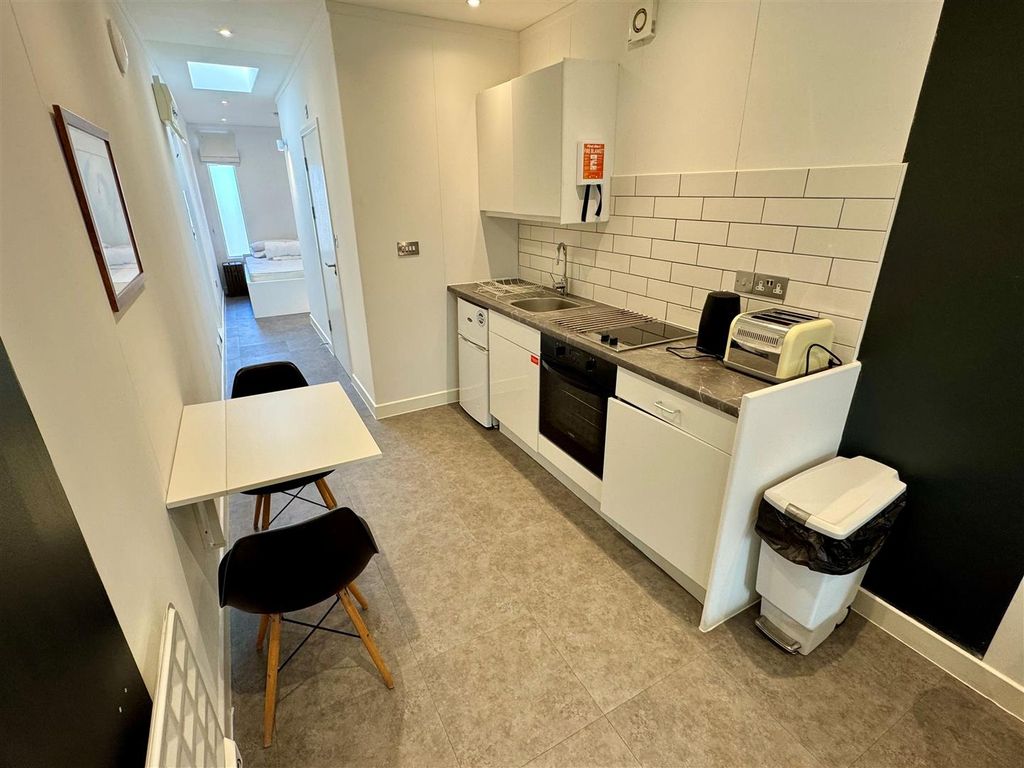 Property photo 3 of 9 14 Drydock Kithen