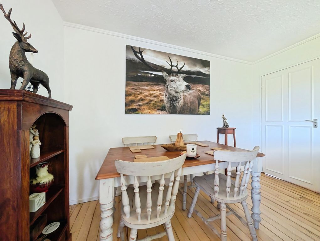 Property photo 3 of 47 Dining Area