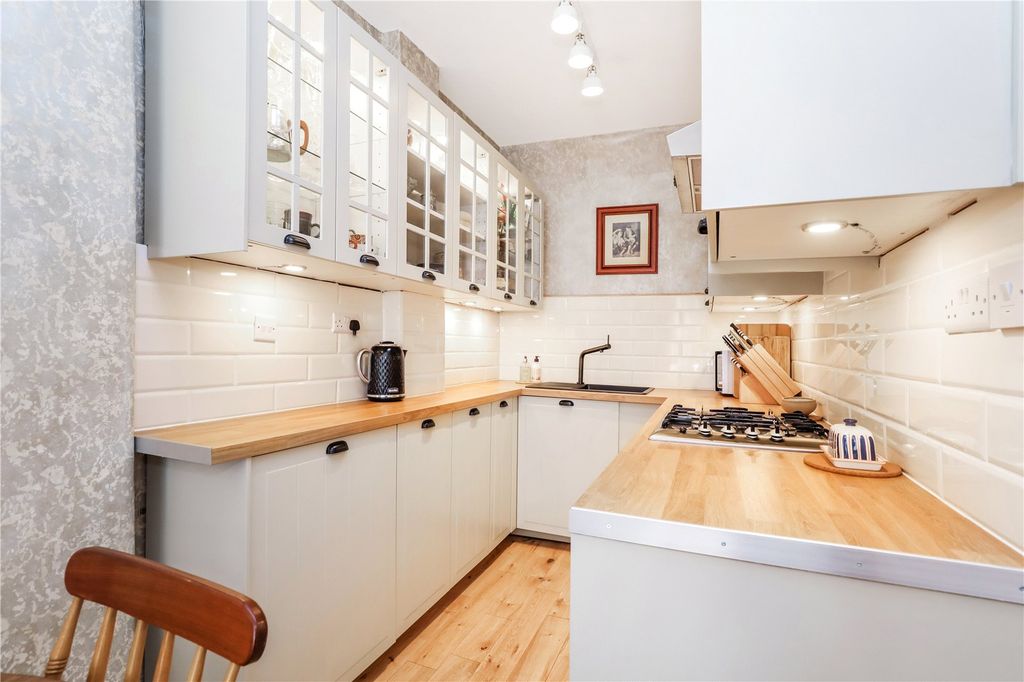 Property photo 3 of 21 Picture No. 12