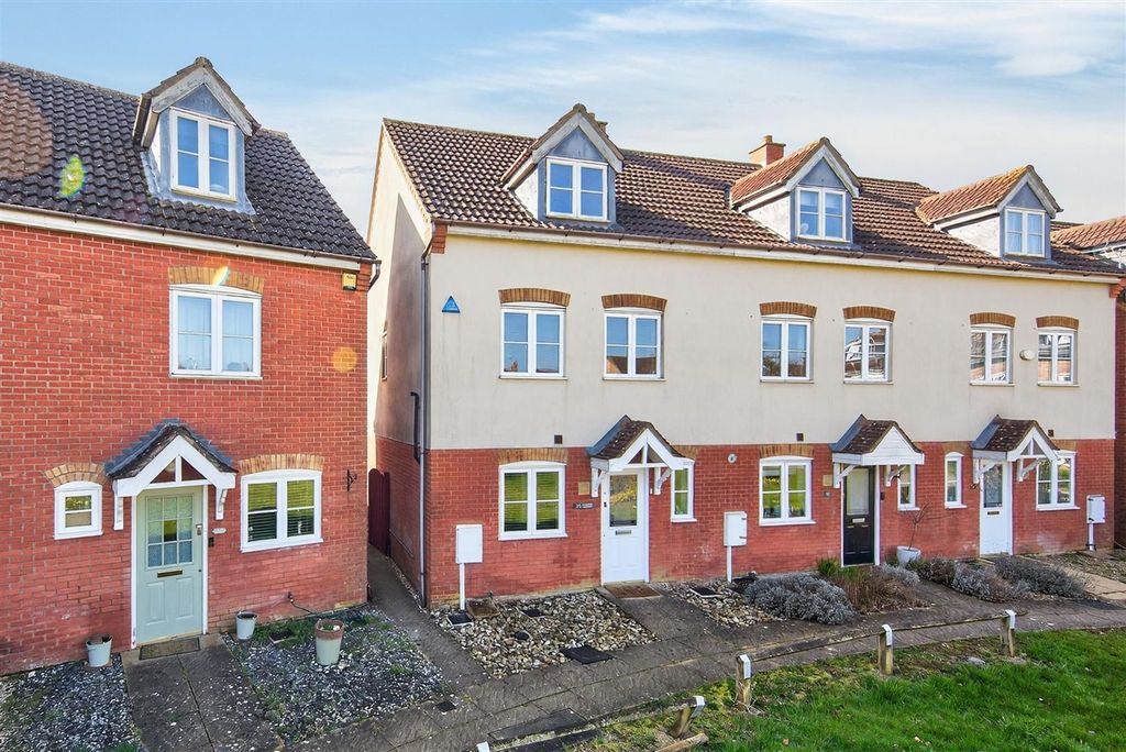 Property photo 1 of 24 25Garwoodcresweb01.Jpg