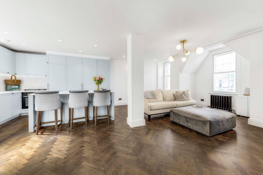 Property photo 2 of 17 Picture No. 21