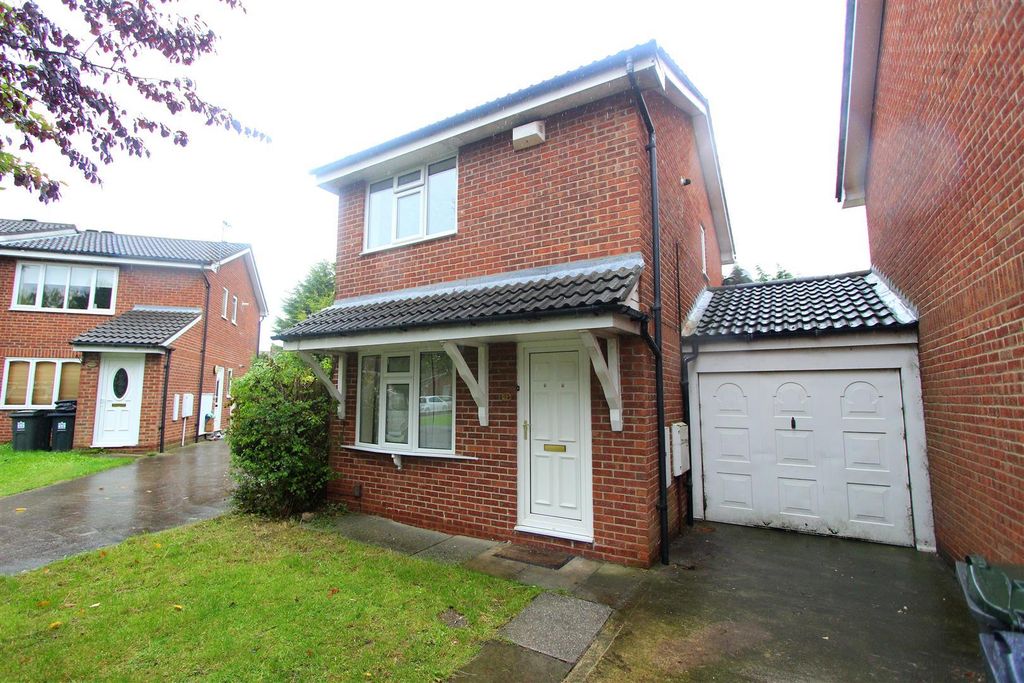 Property photo 1 of 11 Externally