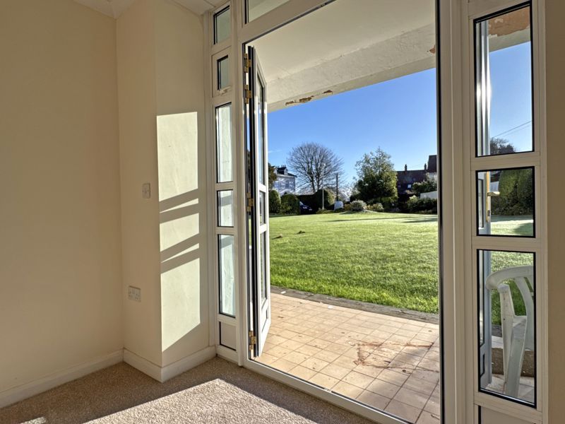 Property photo 3 of 10 Photo 8