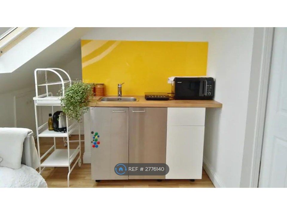 Property photo 3 of 13 Private Kitchen
