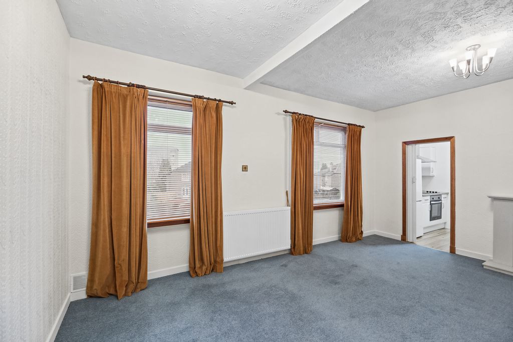 Property photo 3 of 28