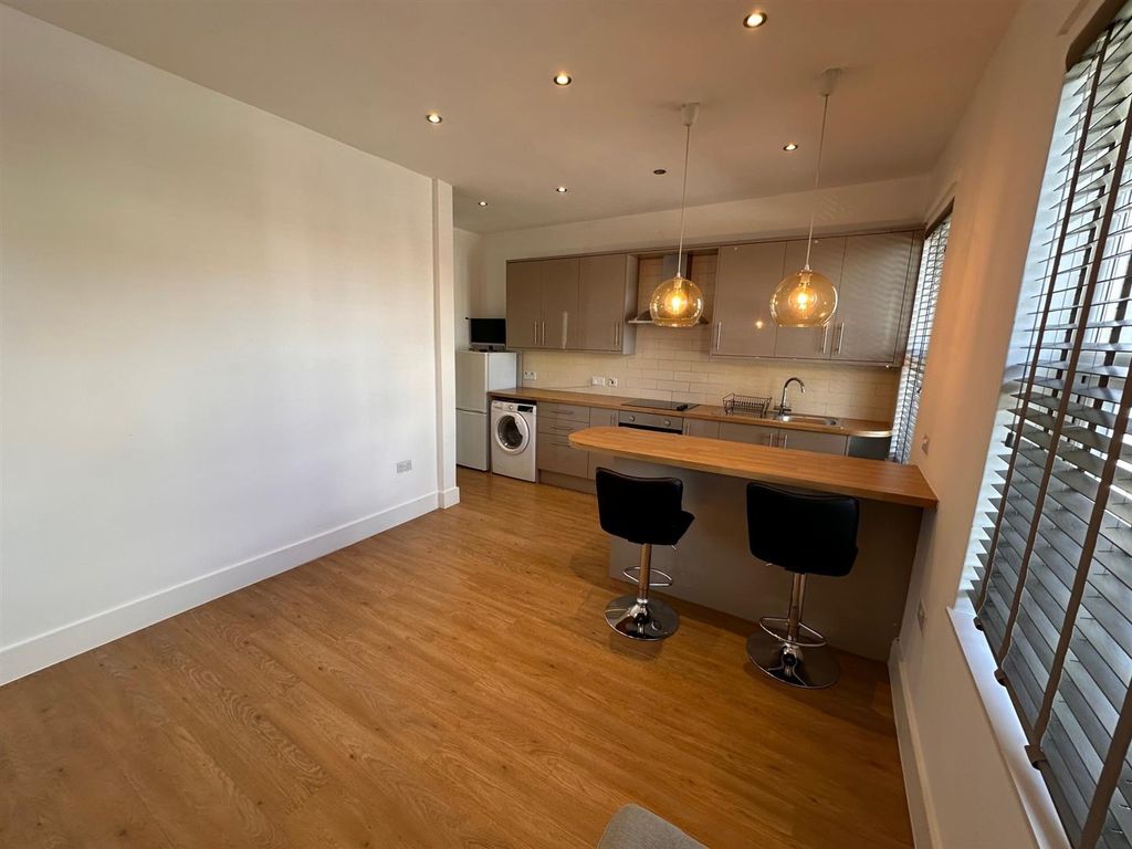 Property photo 2 of 9 Livkit.Jpg