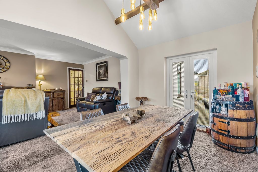 Property photo 3 of 25 Picture No. 12