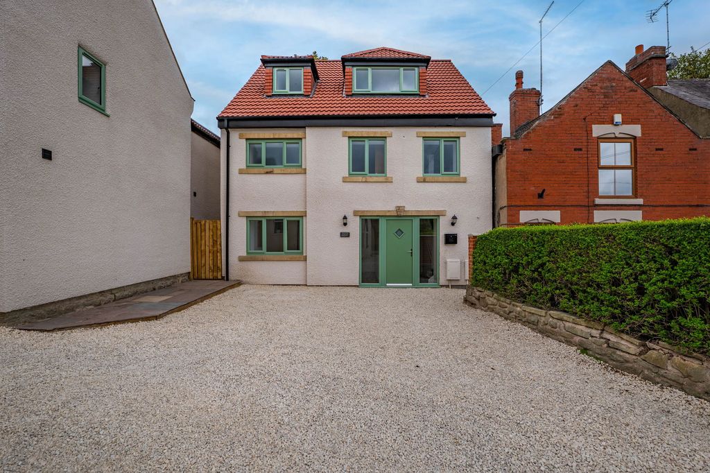 Property photo 1 of 40