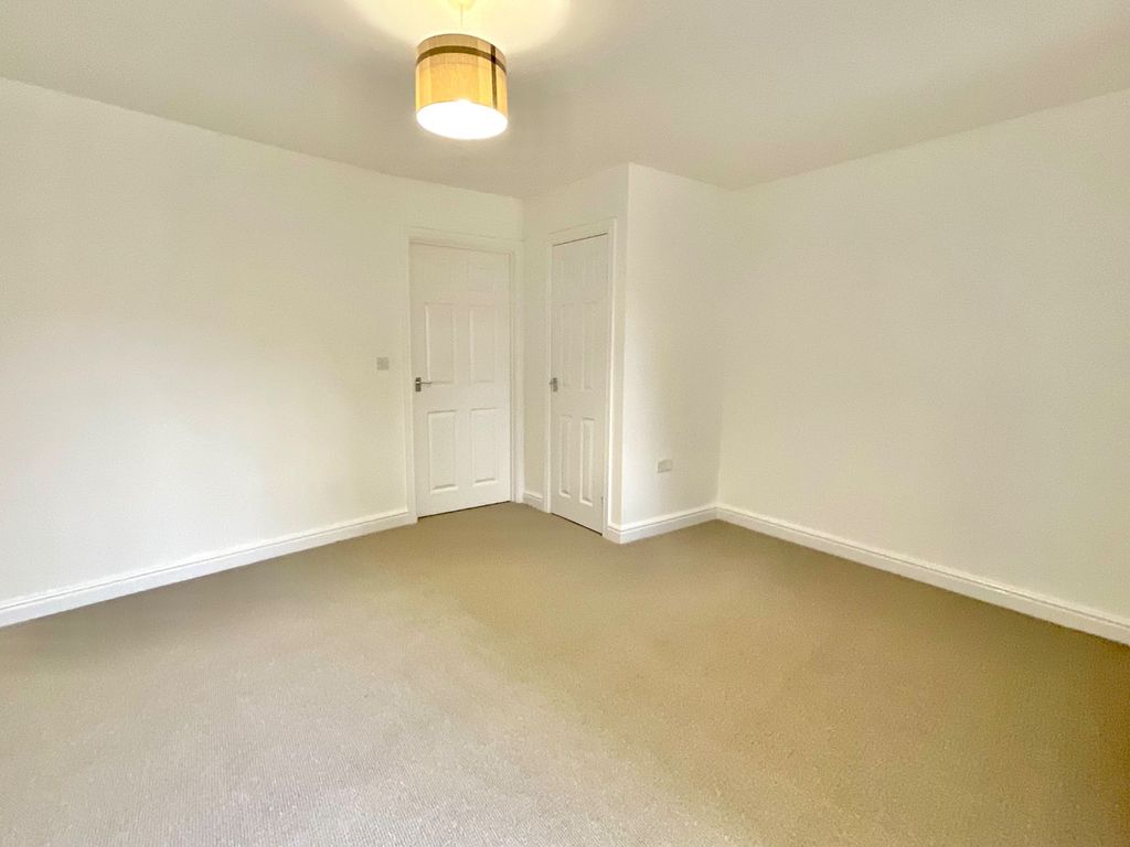 Property photo 3 of 30 4596396