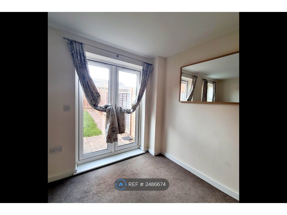 Property photo 2 of 35