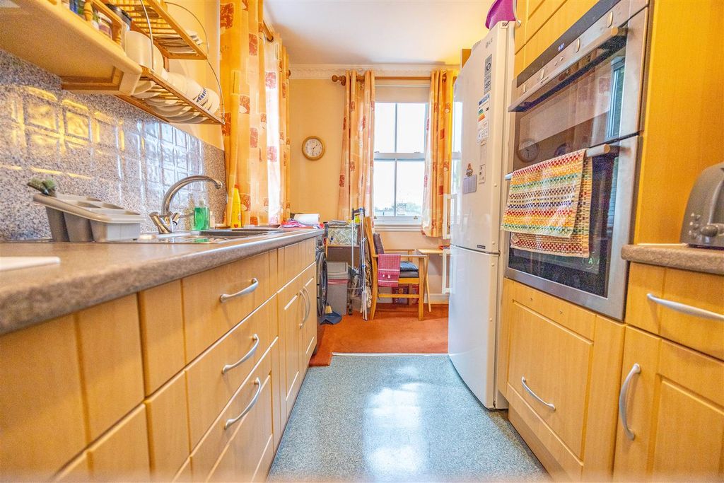 Property photo 3 of 15 Kitchen