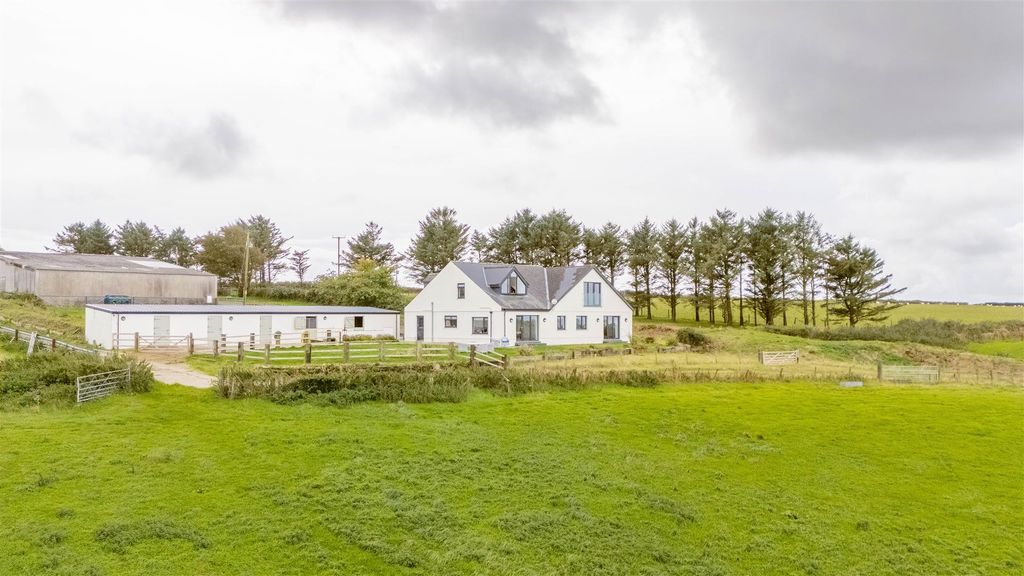 Property photo 2 of 35 Untitled-76.Jpg