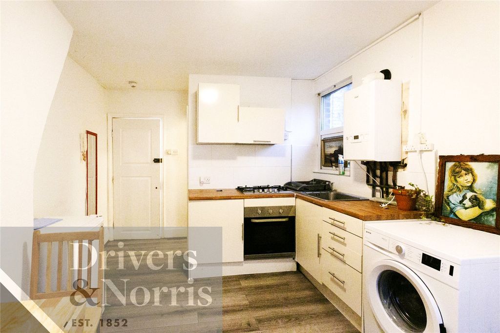 Property photo 2 of 5 Picture No. 13