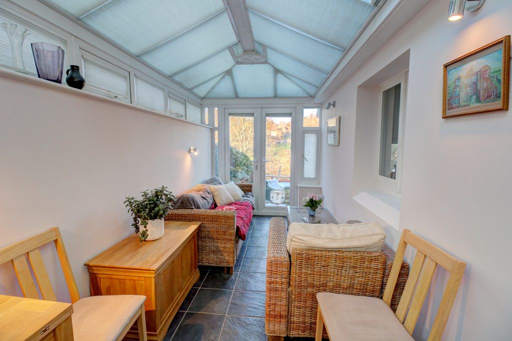 Property photo 2 of 11 Conservatory