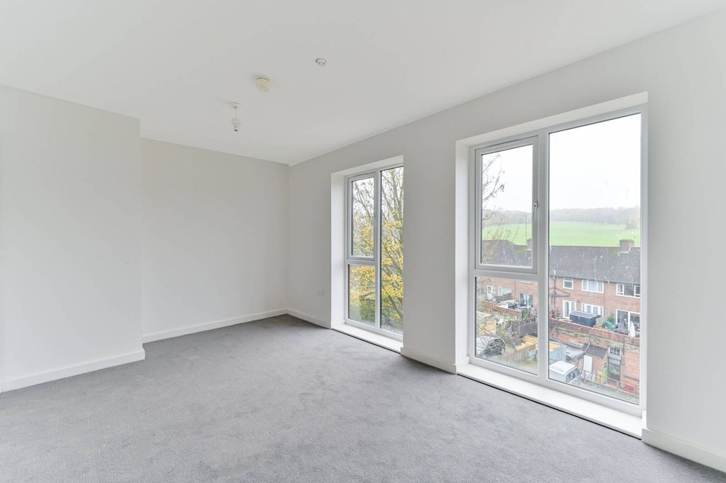 Property photo 1 of 2