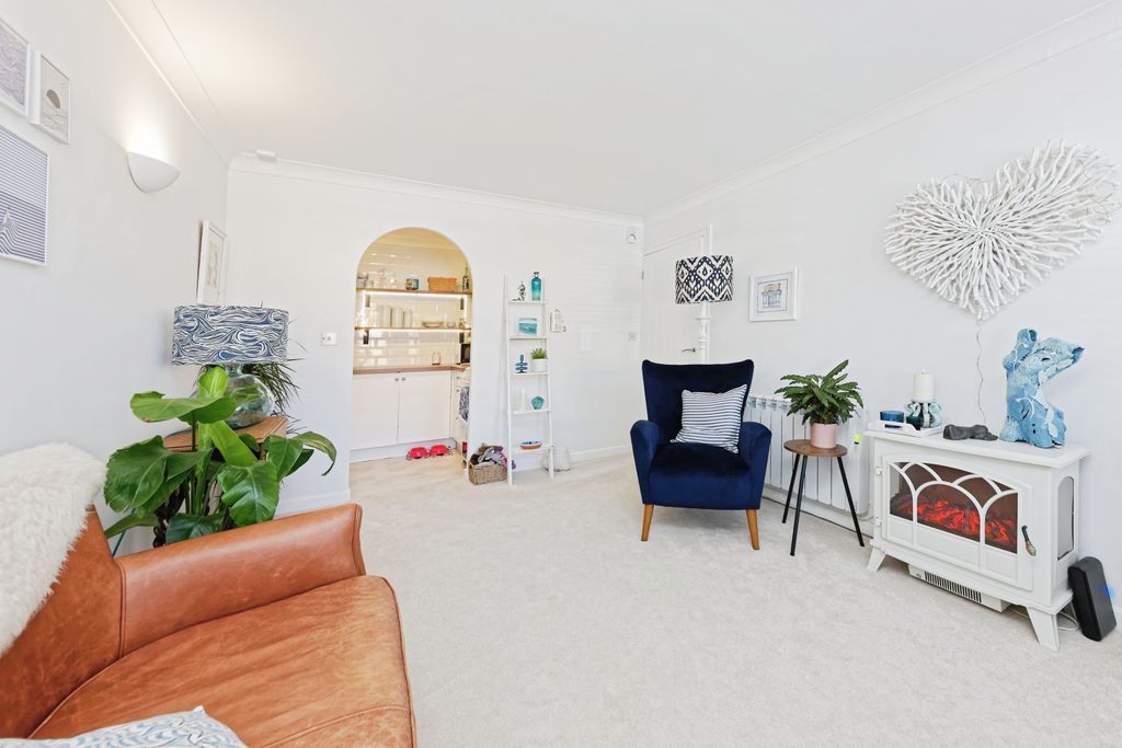 Property photo 3 of 14 Living Room