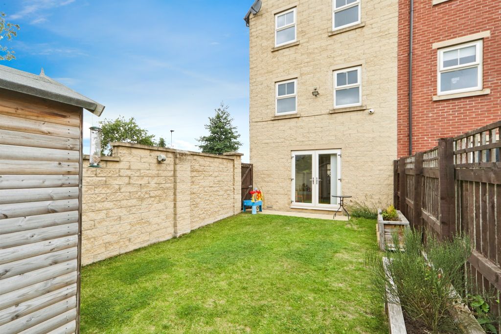 Property photo 2 of 17