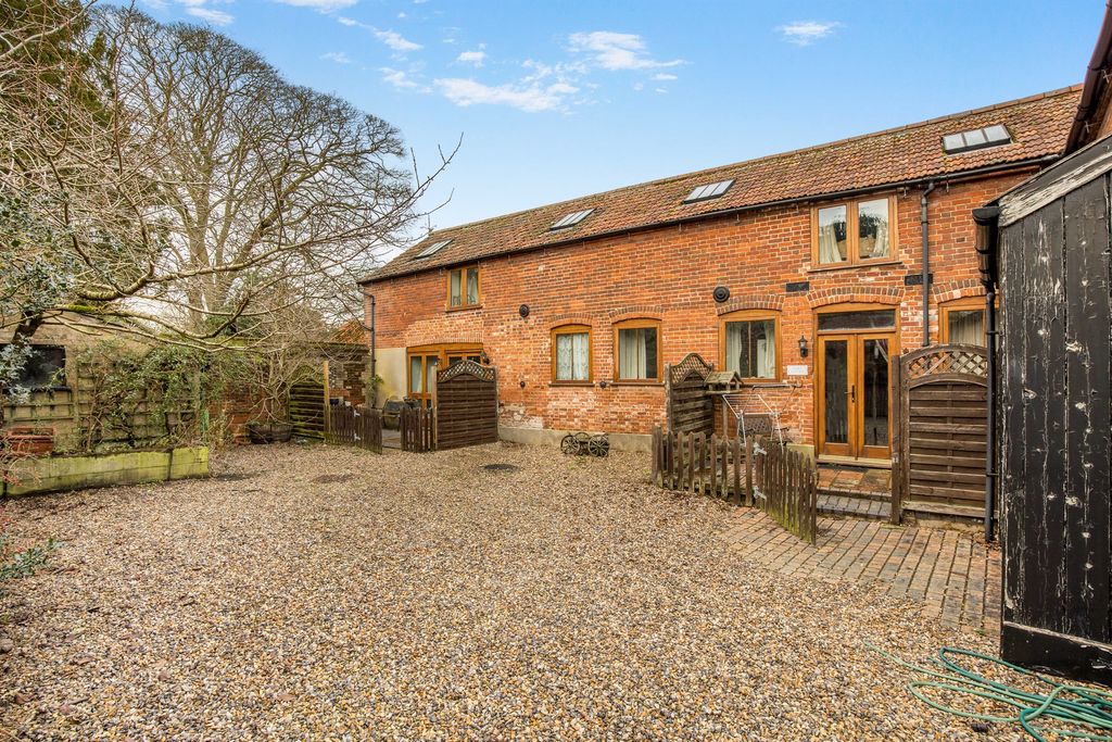 Property photo 2 of 18