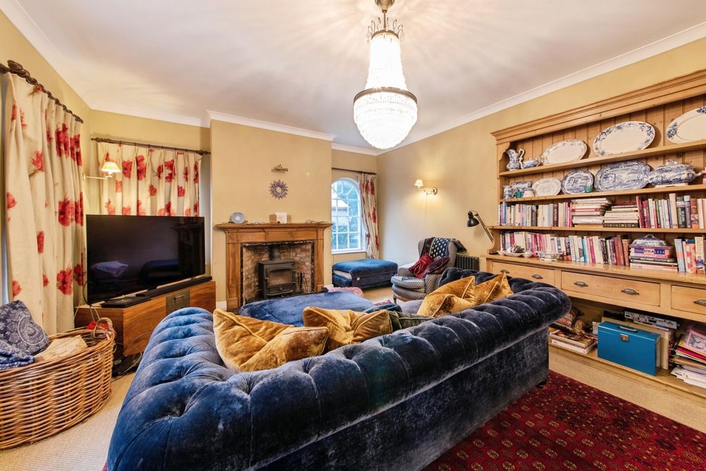 Property photo 3 of 32 Photo