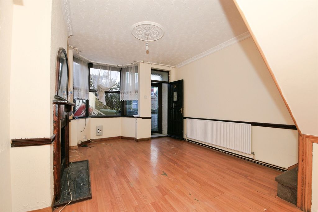 Property photo 3 of 11