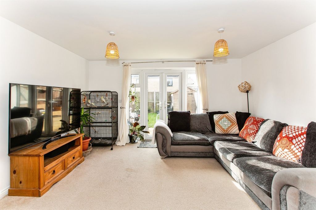 Property photo 3 of 9