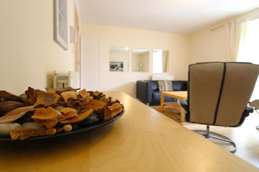 Property photo 3 of 13 Lounge Alt 2