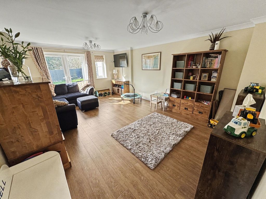 Property photo 3 of 25