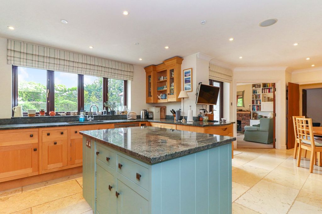 Property photo 3 of 13 Kitchen